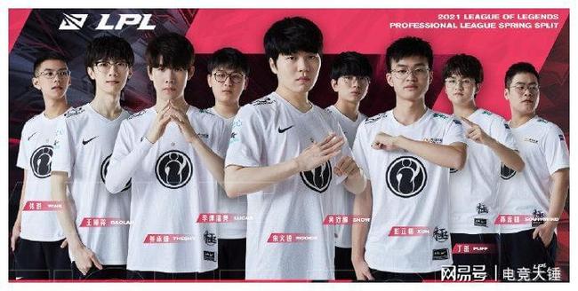 自由式滑雪 自由式滑雪