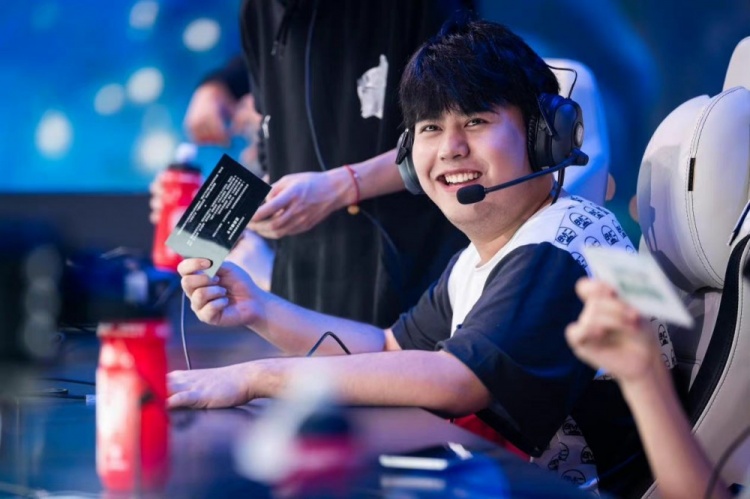 比赛中抓住 比赛中抓住